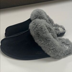 UGG Women's Black Suede Slip-On Slippers with Grey Shearling Trim size 8